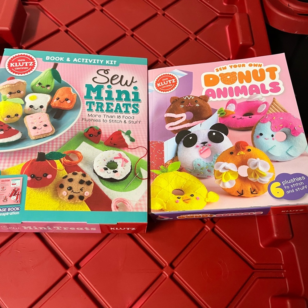 Klutz NIB Sew Mini Treats and Donut Animals Kits
